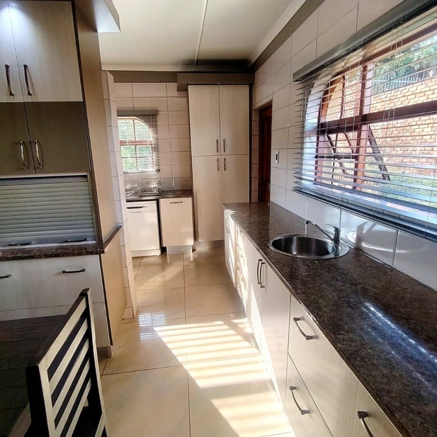 6 Bedroom Property for Sale in Baysville Eastern Cape